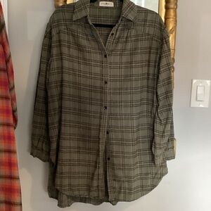 Natural life green plaid flannel tunic length button down shirt